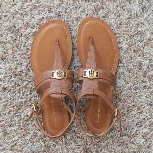 NWOT Tommy Hilfiger camel sandals